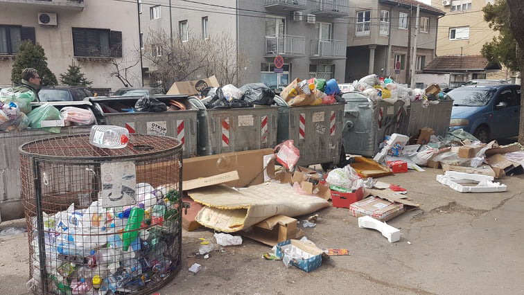 Ово више није нормално. И шта ћемо сад?