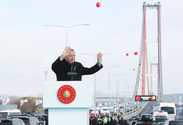 Турска отворила најдужи мост између Европе и Азије