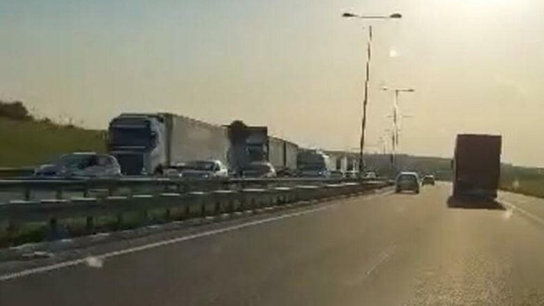 ВЕЛИКЕ ГУЖВЕ НА ГРАНИЧНИМ ПРЕЛАЗИМА: На Градини возила чекају два и по сата