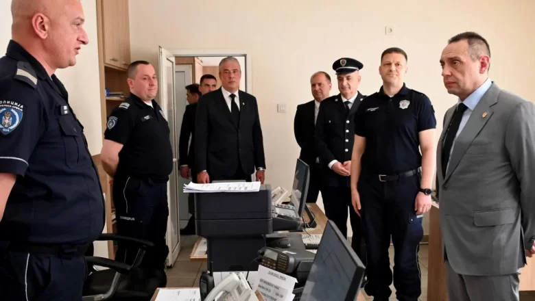 Вулин опет у „тајној“ посети Нишу, јавност обавестили само саопштењем