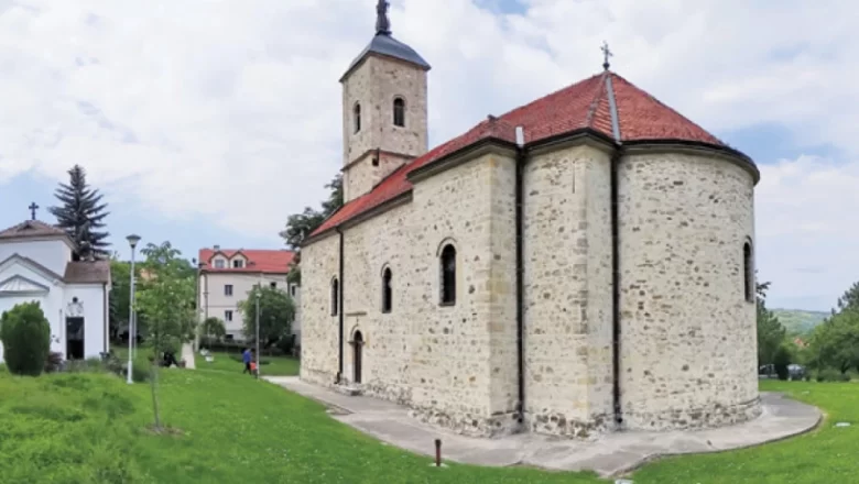 ИЗВОР СВЕТЕ ВОДЕ КОЈА ИСЦЕЉУЈЕ Невероватна прича крије се иза имена овог манастира, надалеко чувен по овој икони!