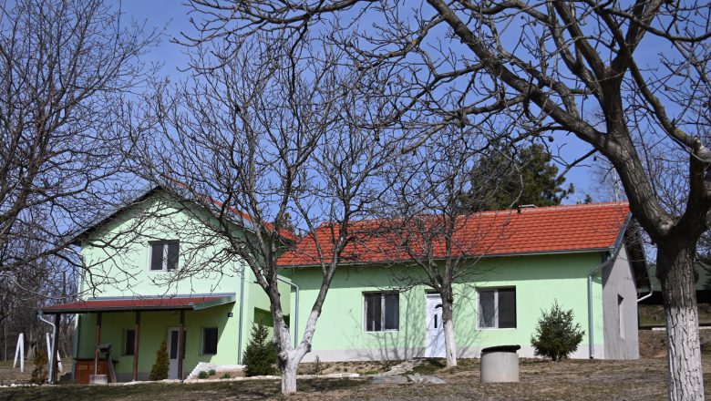 Земља живих, једини центар за болести зависности СПЦ (1): Молитва као лек