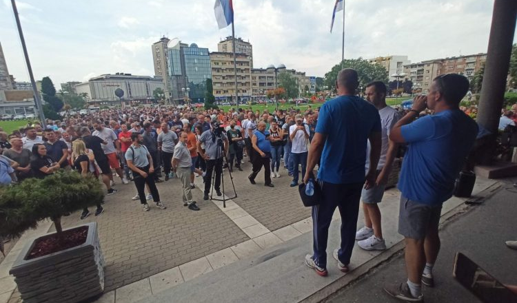 Шта ће радници Фијата блокирати данас у Крагујевцу